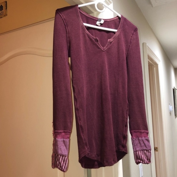 ❌SOLD ❌Free People Mulberry Red Kyoto Cuff Thermal - Picture 4 of 4